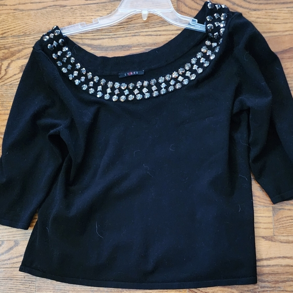 Cyrus off should black woman sweater with beading around the neck line Size XL - Picture 3 of 3